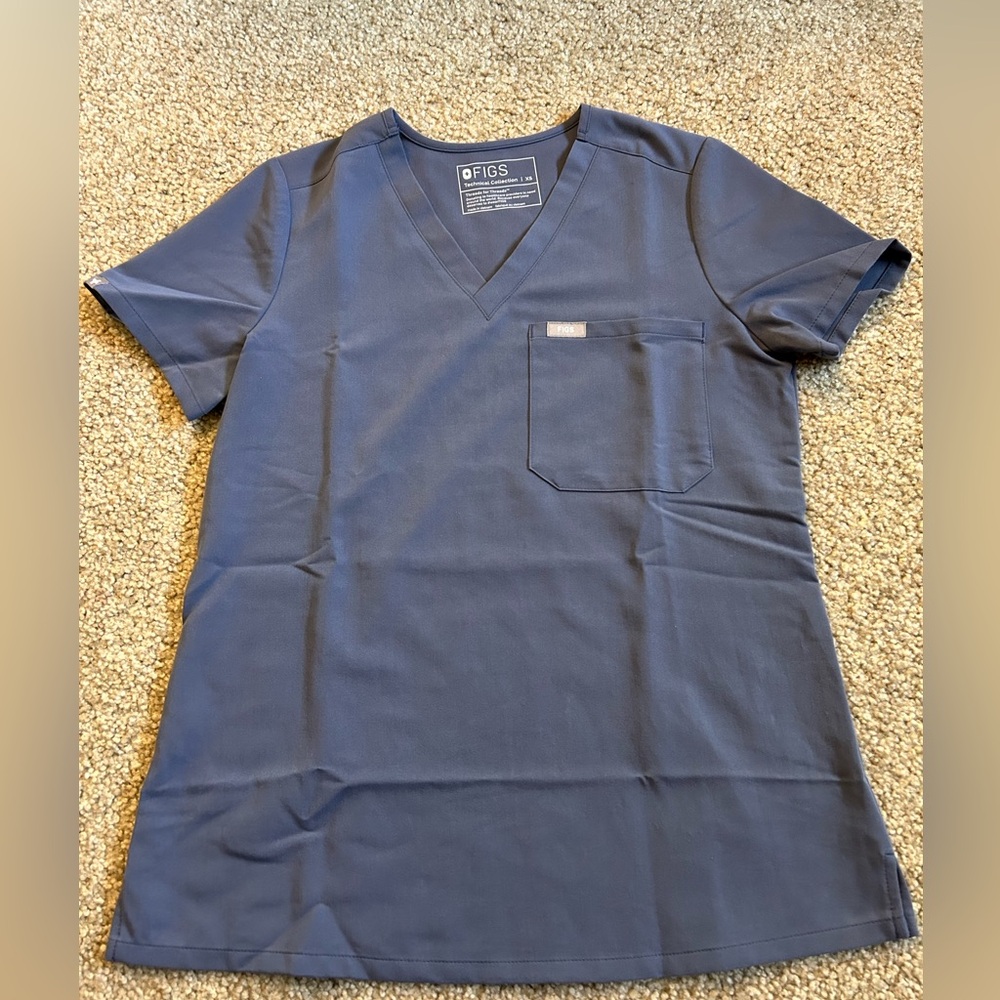 Figs One Pocket Top